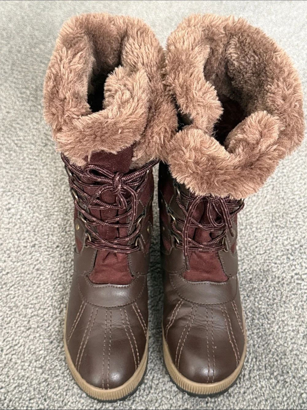 totes “Gemma” Brown Faux-Fur & Faux Leather Lace-Up Winter Boots. Size 7M